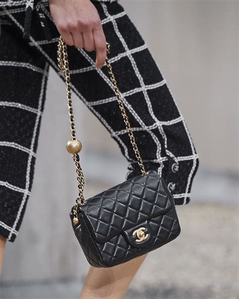 bolsa saco chanel|cheapest chanel bag 2020.